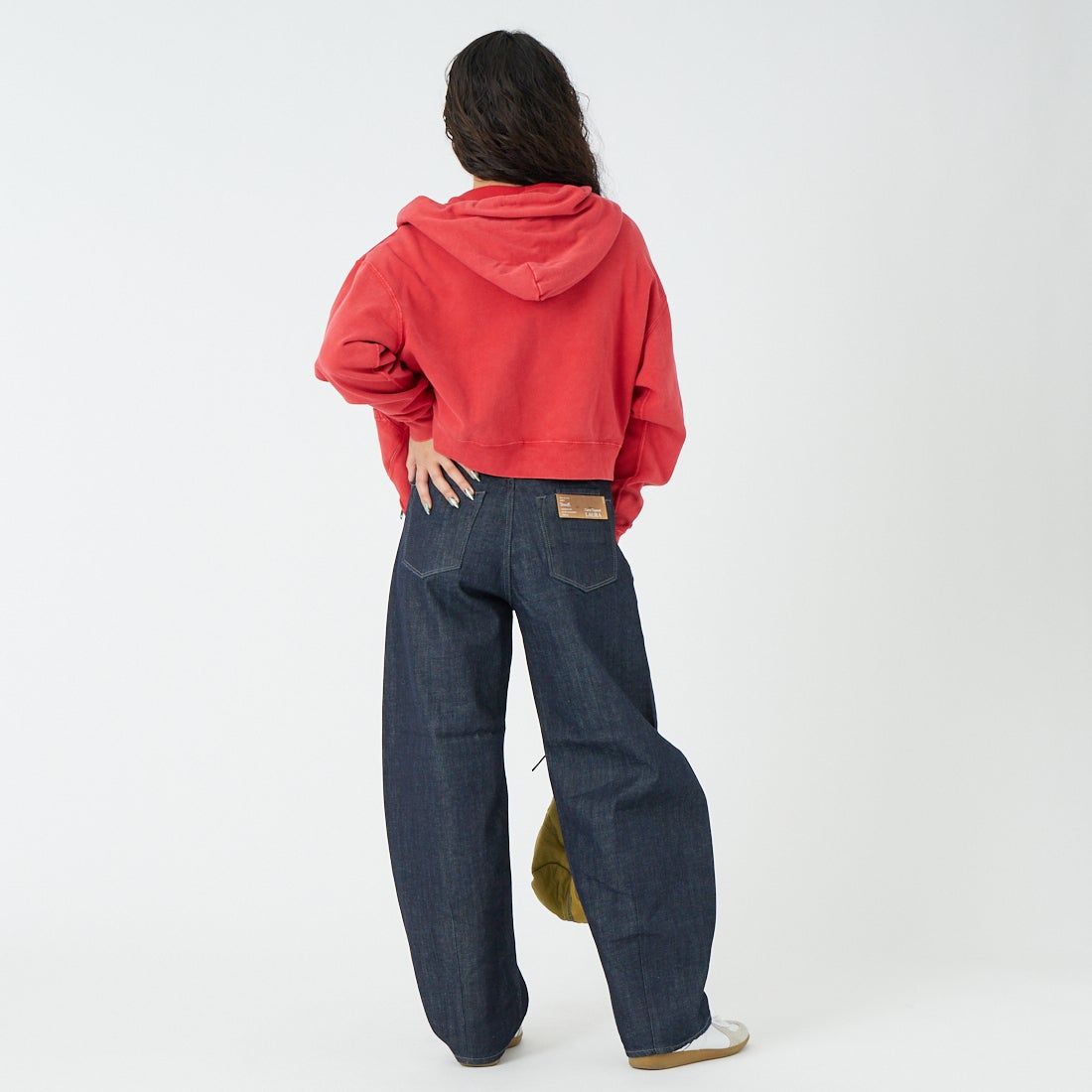 YANUK [ヤヌーク] LAURA カーブテーパードデニム [57162060] OWI &&モデル身長：162cm 着用サイズ：24&&