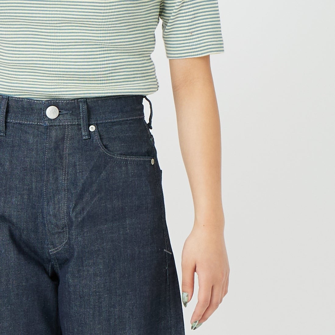 YANUK [ヤヌーク] LAURA カーブテーパードデニム [57162060] OWI &&モデル身長：162cm 着用サイズ：24&&