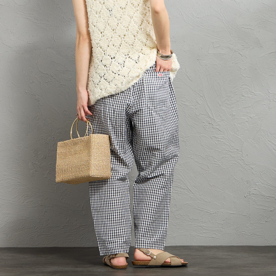 DANTON [ダントン] コットンリネンイージーパンツ [JD-2540WEL] CHR/OFF GN &&モデル身長：158cm 着用サイズ：36&&