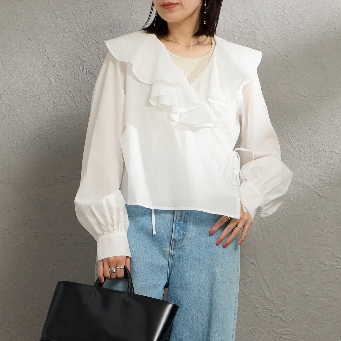 MARMARMAR [マーマーマー] ラッフルフリルカシュクールブラウス [1-830120] 11 OFF WHI &&モデル身長：160cm 着用サイズ：F&&