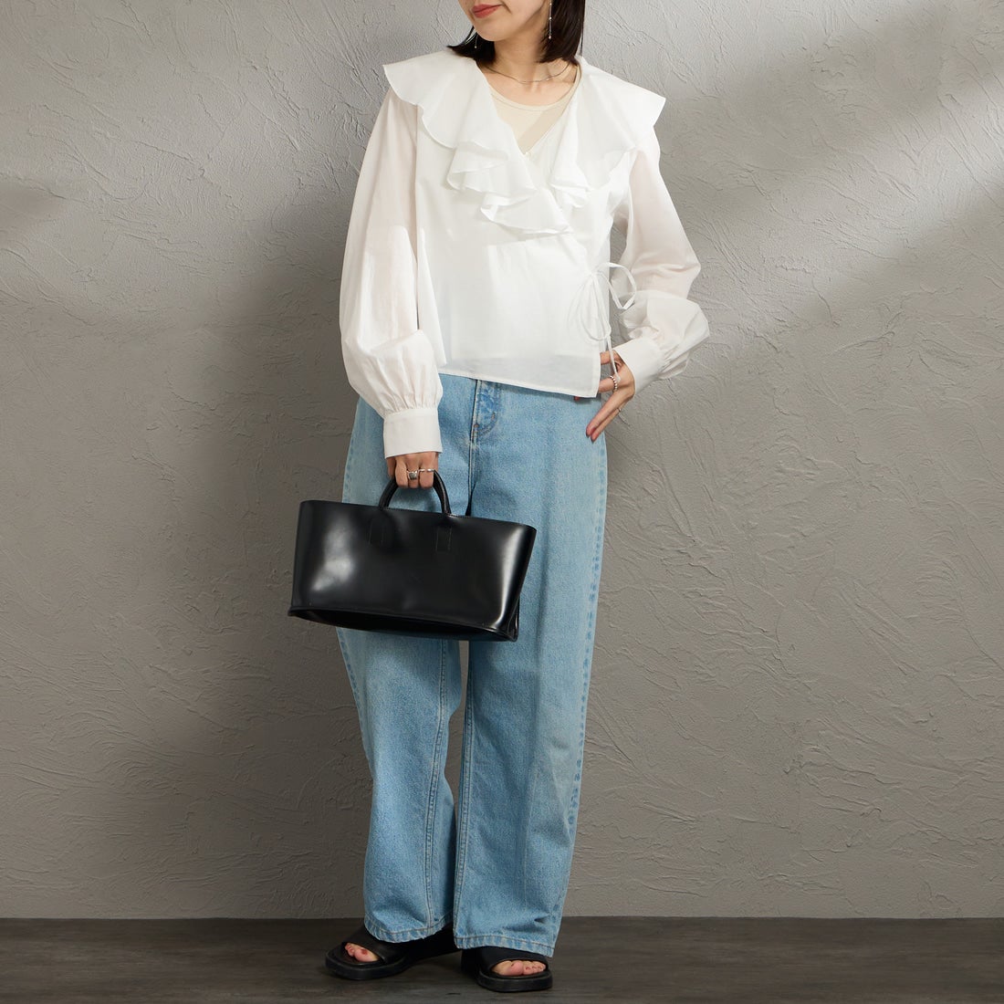MARMARMAR [マーマーマー] ラッフルフリルカシュクールブラウス [1-830120] 11 OFF WHI &&モデル身長：160cm 着用サイズ：F&&