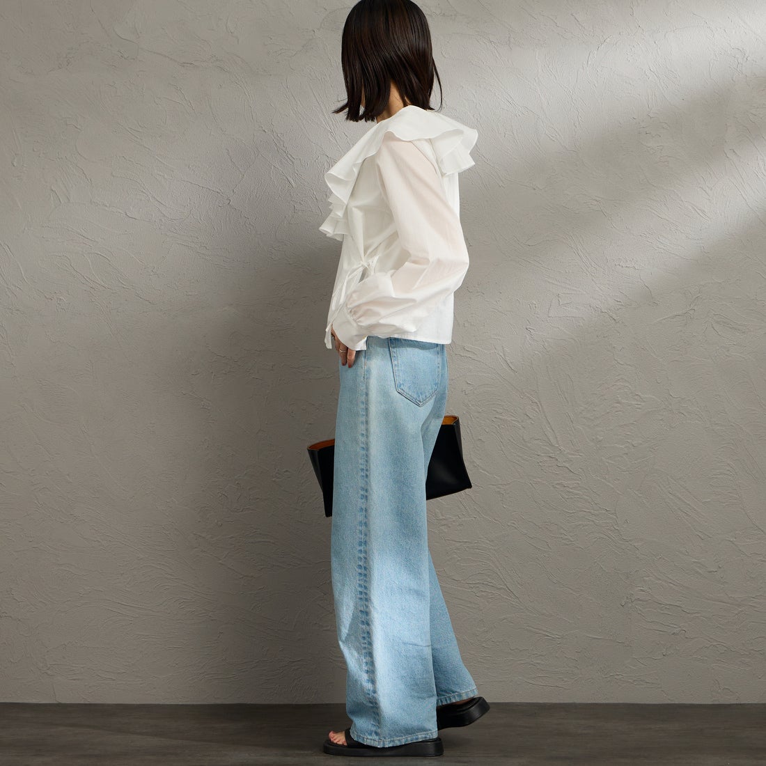 MARMARMAR [マーマーマー] ラッフルフリルカシュクールブラウス [1-830120] 11 OFF WHI &&モデル身長：160cm 着用サイズ：F&&