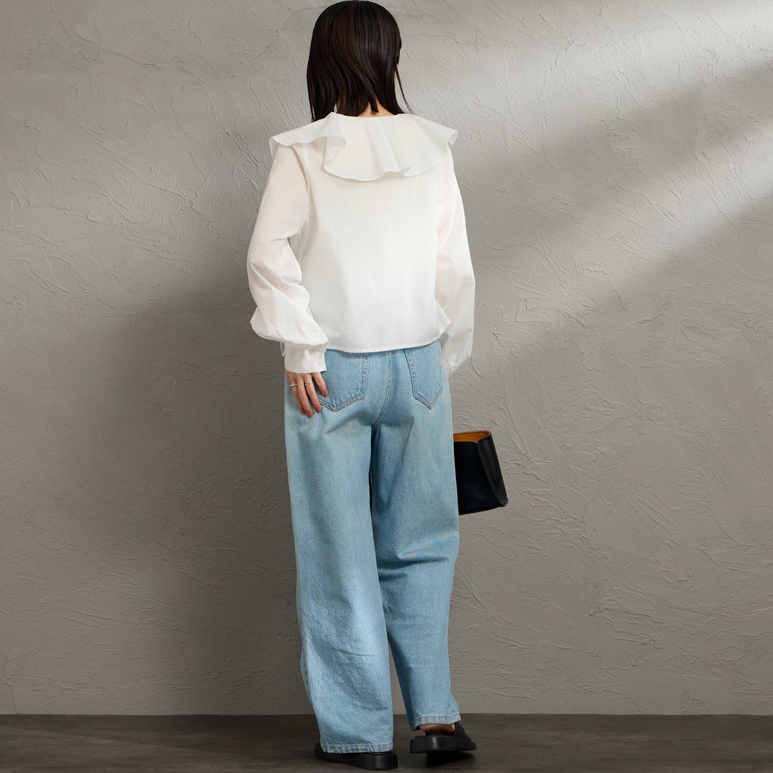 MARMARMAR [マーマーマー] ラッフルフリルカシュクールブラウス [1-830120] 11 OFF WHI &&モデル身長：160cm 着用サイズ：F&&