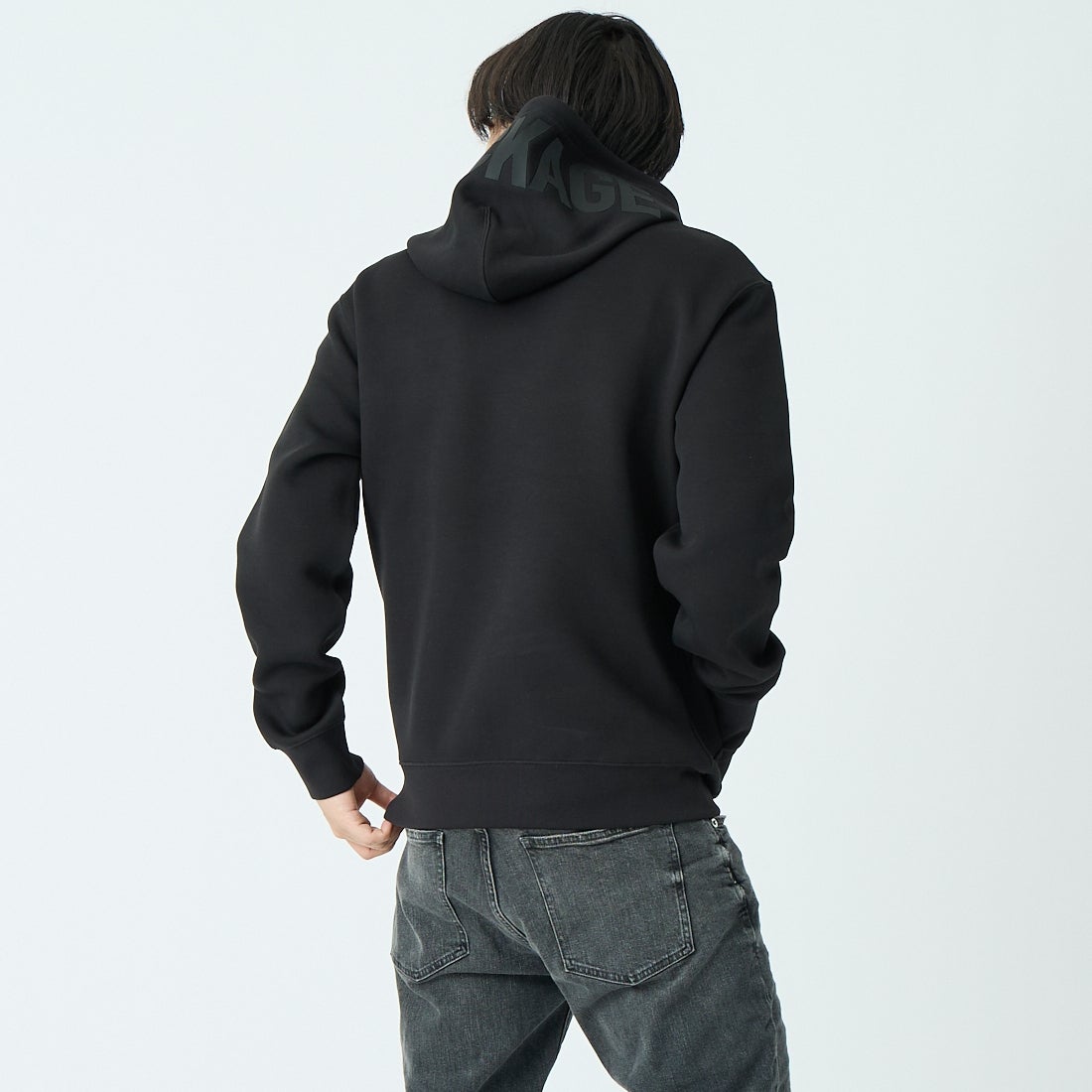 MACKAGE [マッカージュ] KOLTON スウェットパーカー [10861706] BLACK &&モデル身長：179cm 着用サイズ：M&&