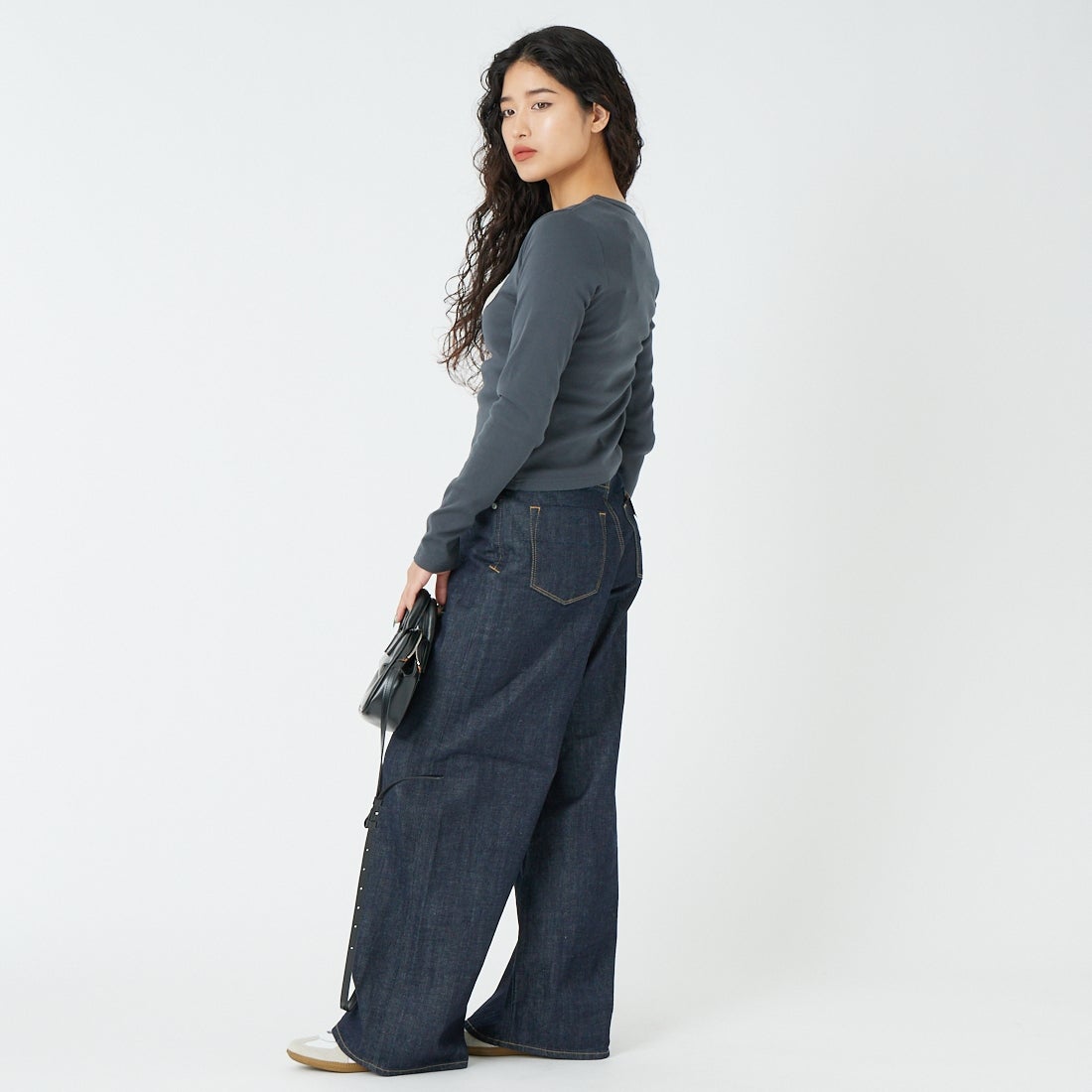 X-girl [エックスガール] オーバルロゴ パッチ コンパクトTシャツ [105261011020] CHARCOAL