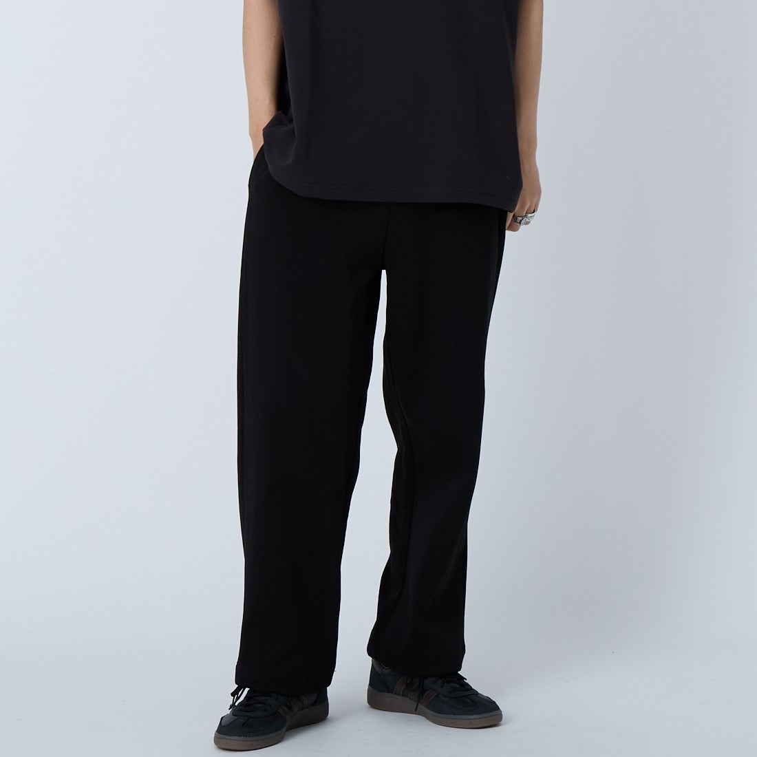 BLACK&&モデル身長：179cm 着用サイズ：M&&