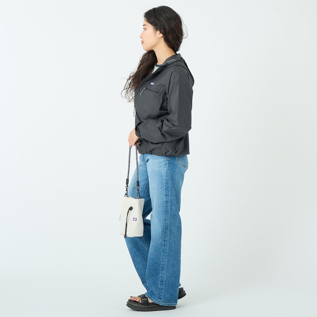 patagonia [パタゴニア] ウィメンズ ライト&バリアブル ジャケット [20510] BLK &&モデル身長：162cm 着用サイズ：S&&