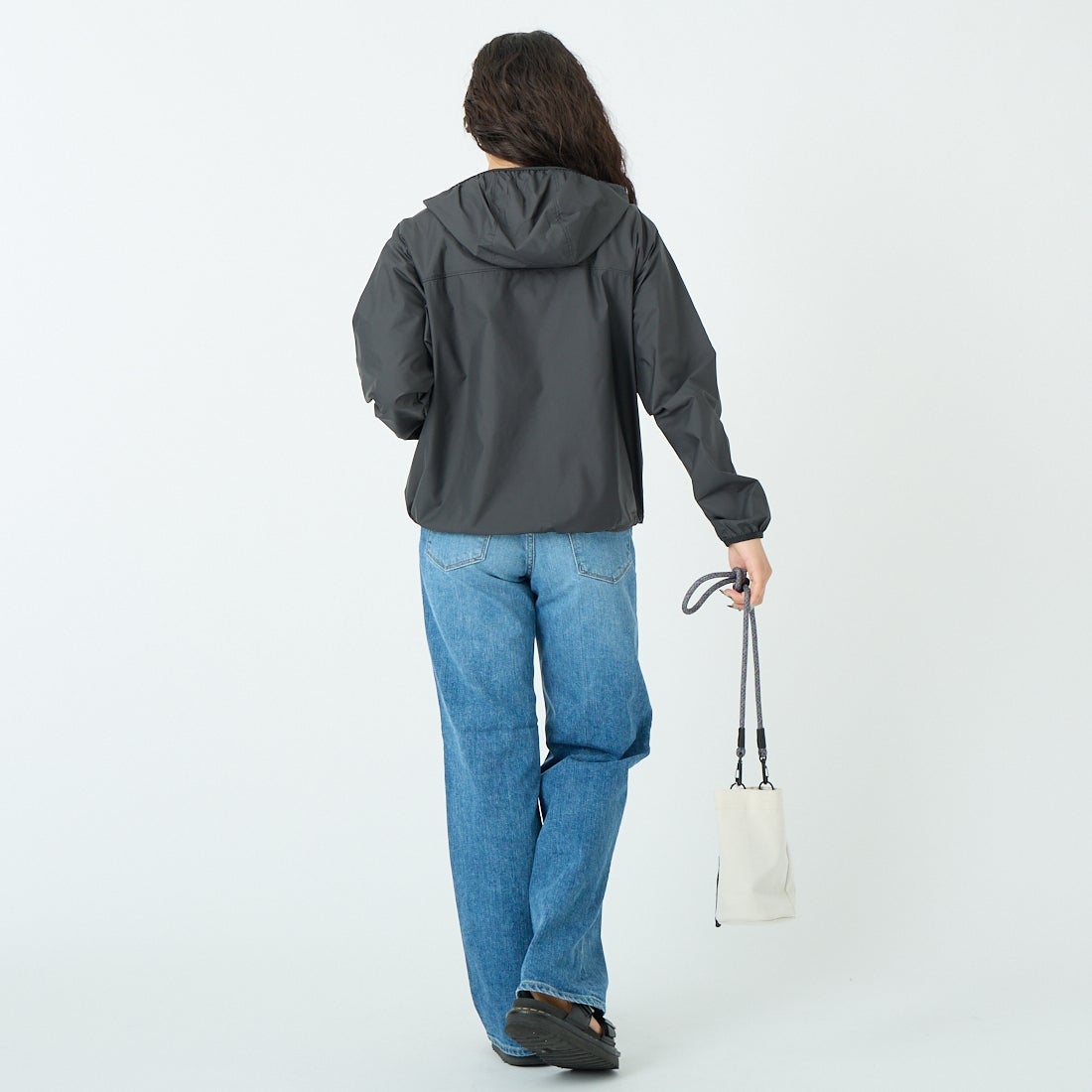patagonia [パタゴニア] ウィメンズ ライト&バリアブル ジャケット [20510] BLK &&モデル身長：162cm 着用サイズ：S&&