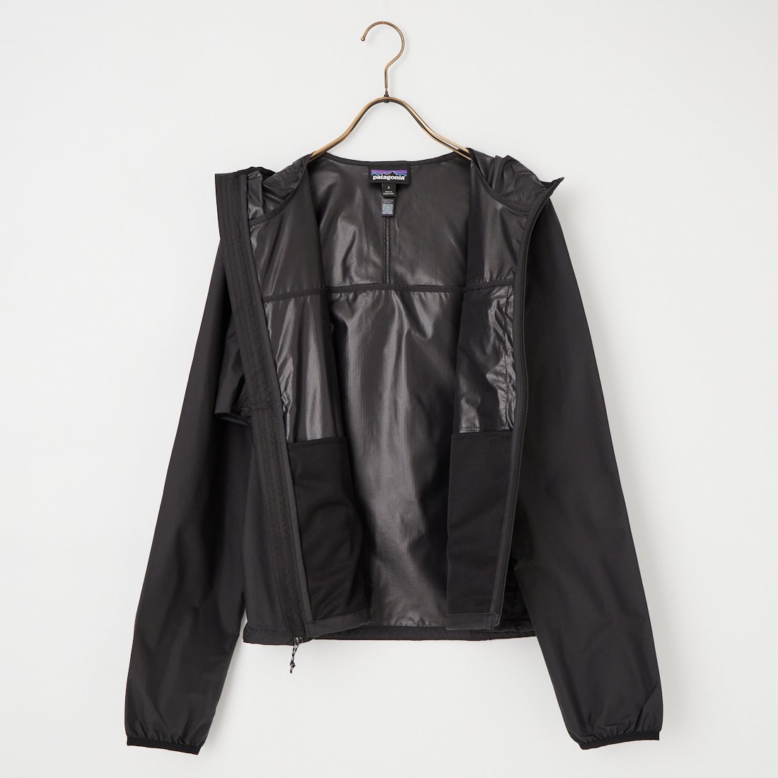 patagonia [パタゴニア] ウィメンズ ライト&バリアブル ジャケット [20510] BLK