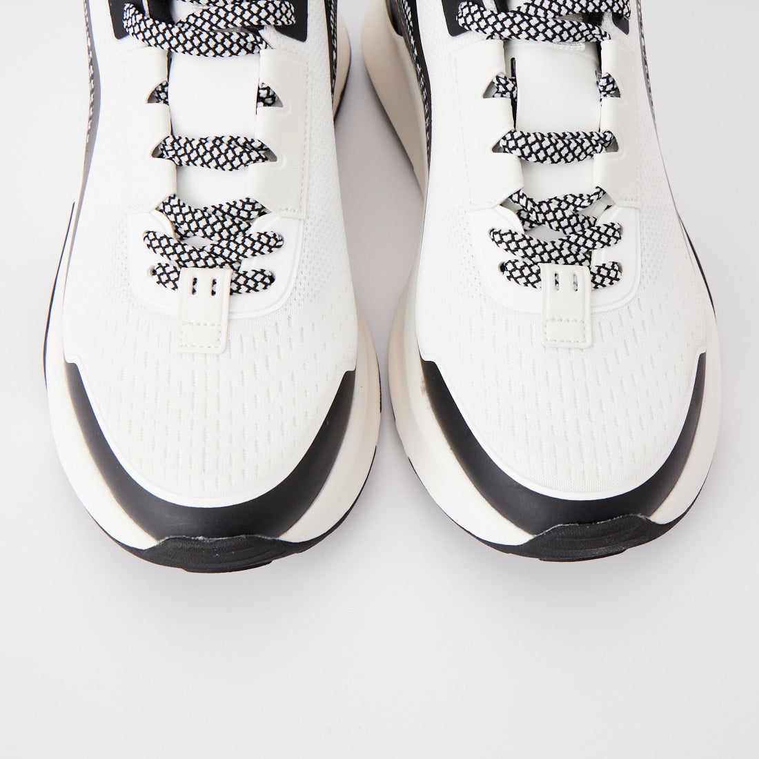 1PIU1UGUALE3 RELAX [ウノ ピゥ ウノ ウグァーレ トレ] グレンチェックスニーカー [USX-26009] SN10 WHITE