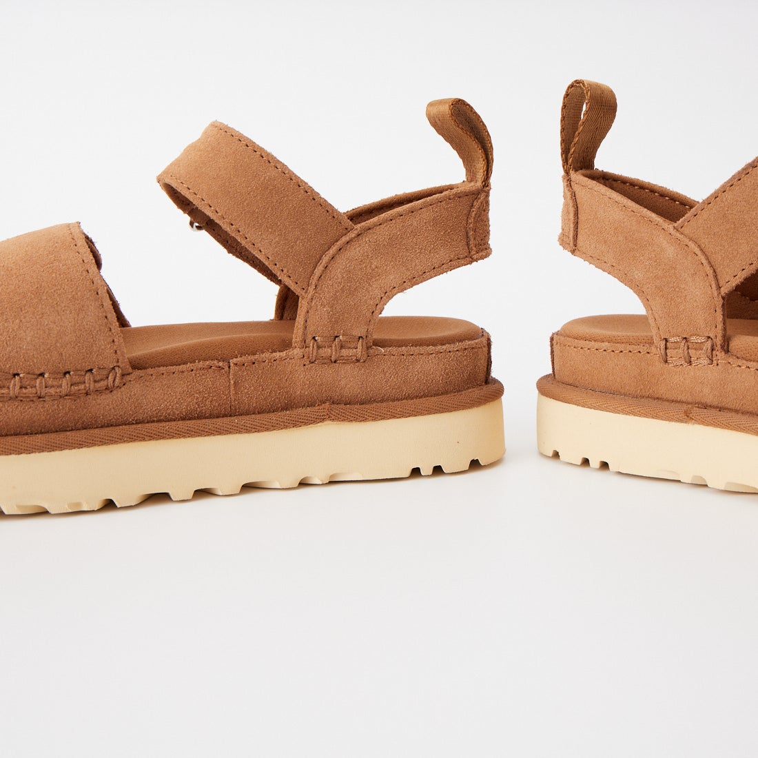 UGG [アグ] ゴールデンスター [1136783] CHESTNUT