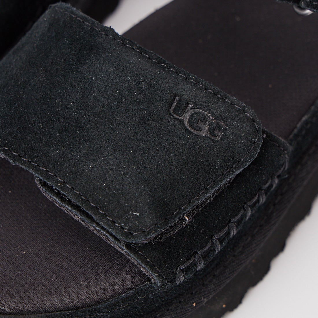 UGG [アグ] ゴールデンスター [1136783] BLACK