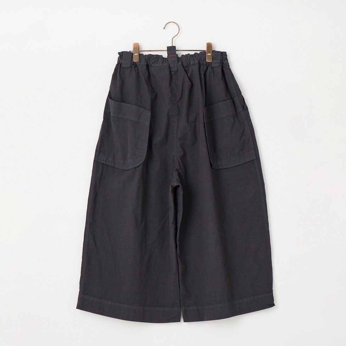 tumugu: [ツムグ] ジンバブエコットンツイル 8分丈ワイドパンツ [TB26104] 88 CHARCOA