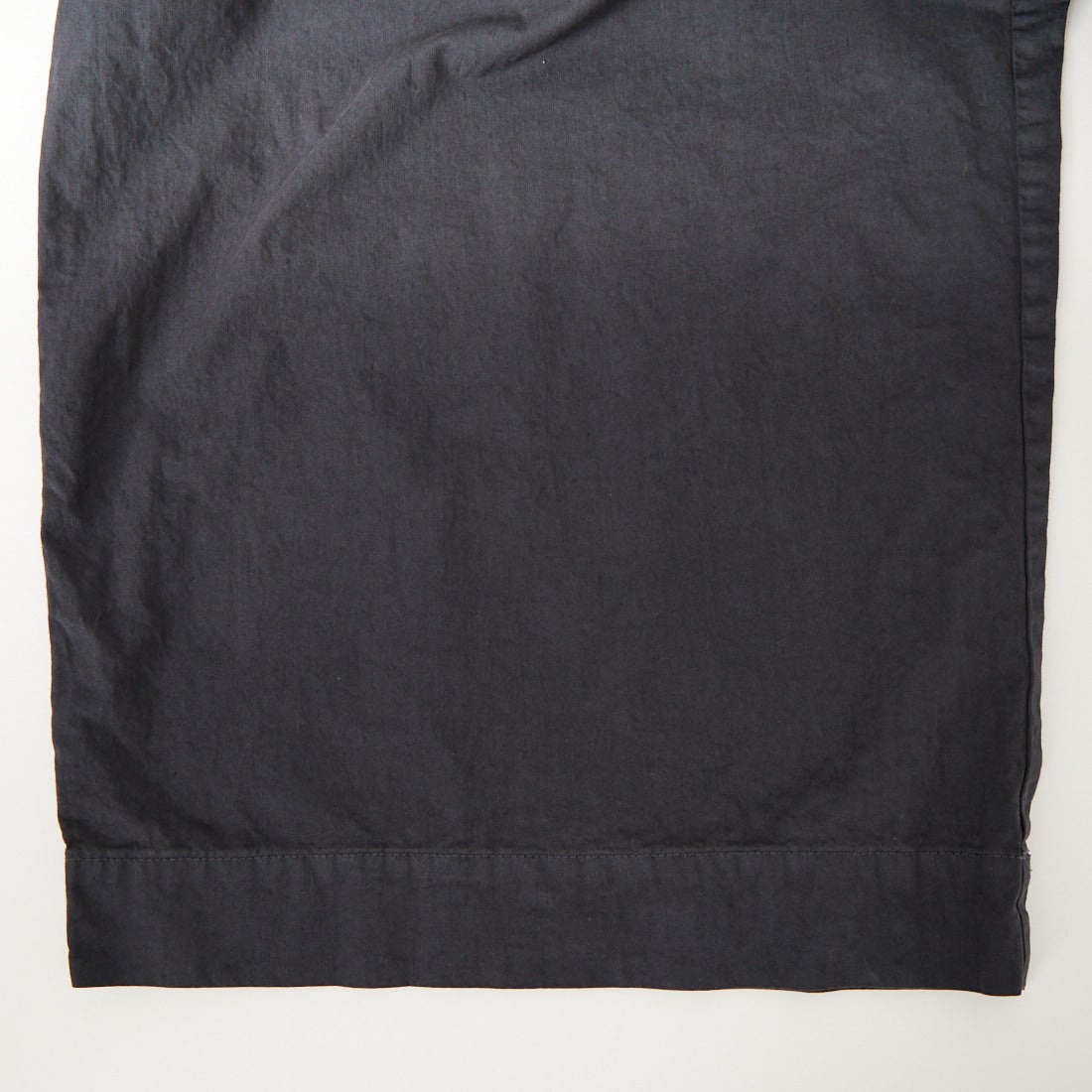 tumugu: [ツムグ] ジンバブエコットンツイル 8分丈ワイドパンツ [TB26104] 88 CHARCOA