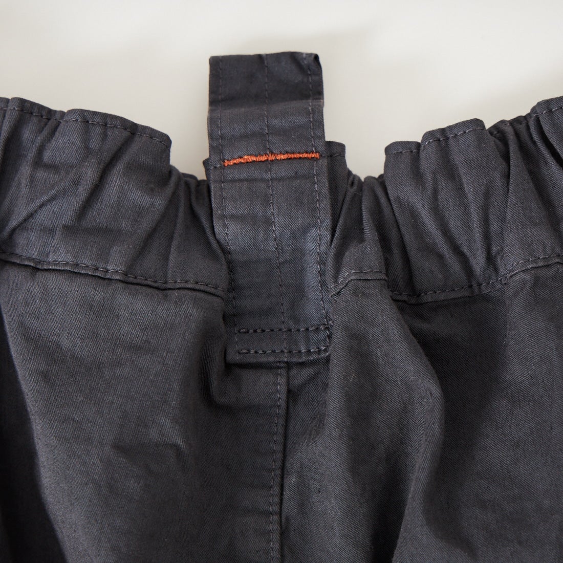 tumugu: [ツムグ] ジンバブエコットンツイル 8分丈ワイドパンツ [TB26104] 88 CHARCOA