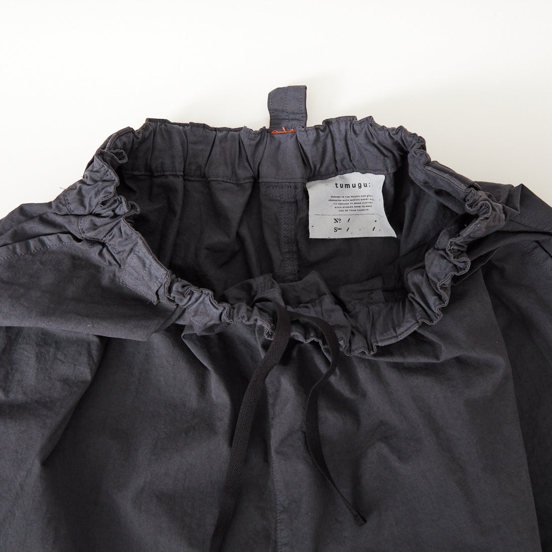 tumugu: [ツムグ] ジンバブエコットンツイル 8分丈ワイドパンツ [TB26104] 88 CHARCOA