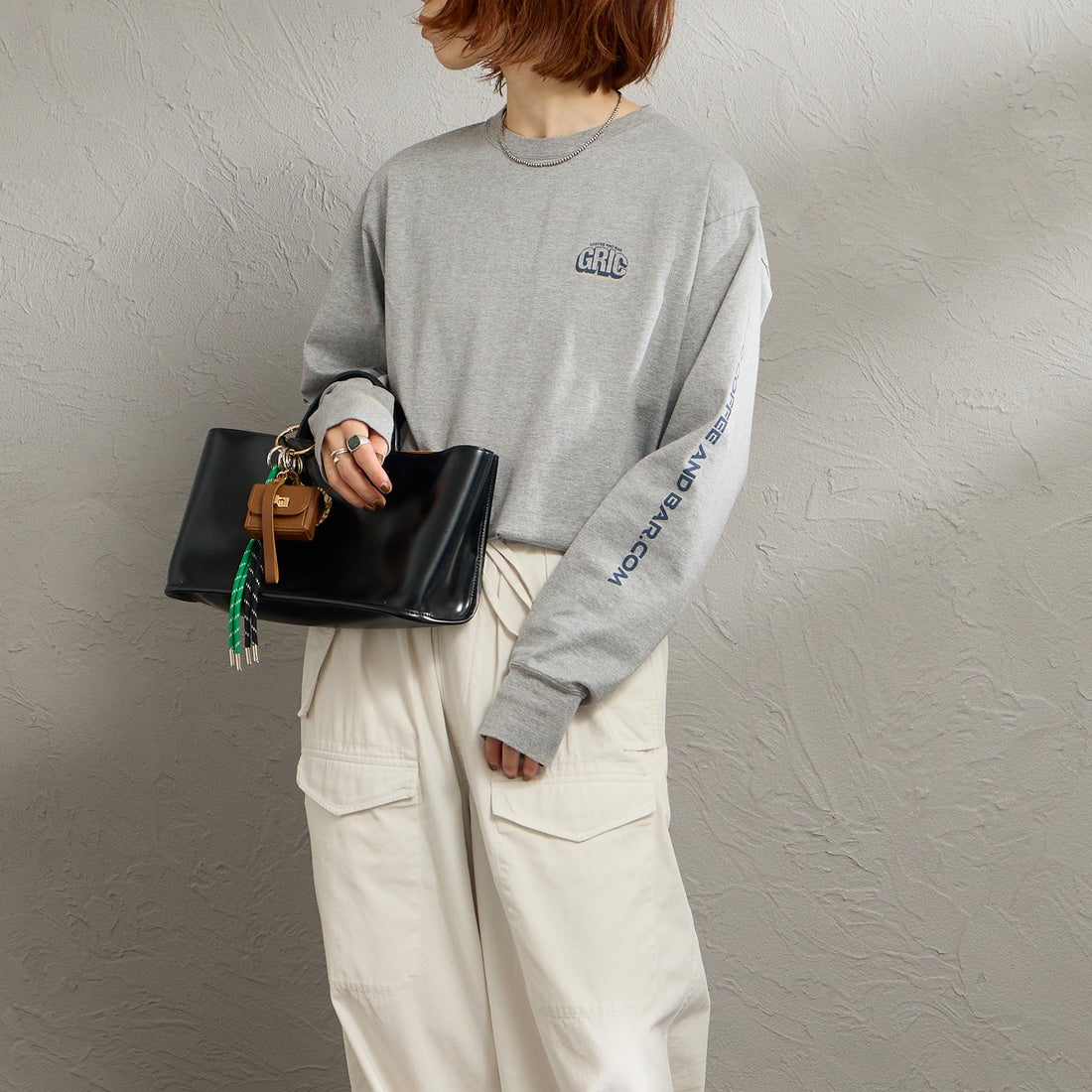 THE SHINZONE [ザ シンゾーン] GRIC ロングスリーブTシャツ [26SMSCU11] 06 GRAY &&モデル身長：158cm 着用サイズ：F0&&