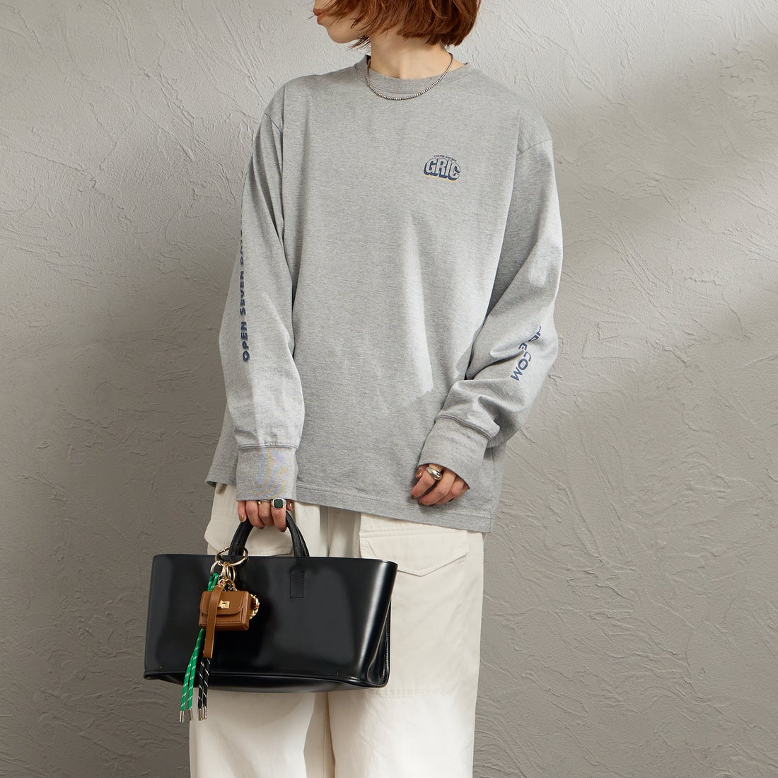 THE SHINZONE [ザ シンゾーン] GRIC ロングスリーブTシャツ [26SMSCU11] 06 GRAY &&モデル身長：158cm 着用サイズ：F0&&