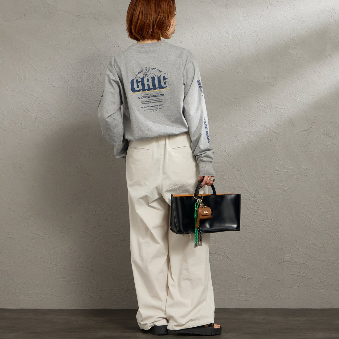 THE SHINZONE [ザ シンゾーン] GRIC ロングスリーブTシャツ [26SMSCU11] 06 GRAY &&モデル身長：158cm 着用サイズ：F0&&
