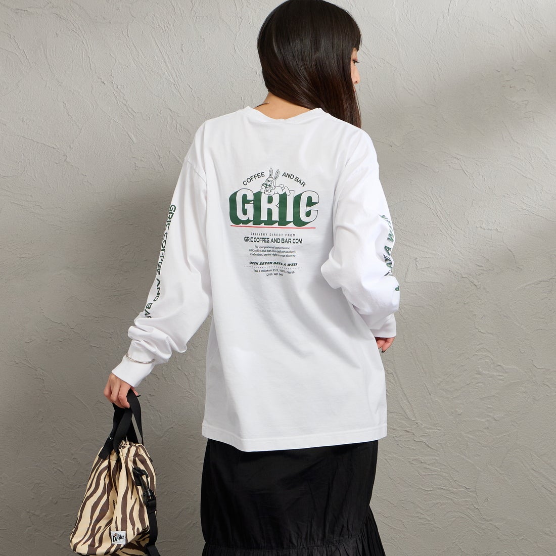 THE SHINZONE [ザ シンゾーン] GRIC ロングスリーブTシャツ [26SMSCU11] 01 WHITE &&モデル身長：150cm 着用サイズ：F0&&
