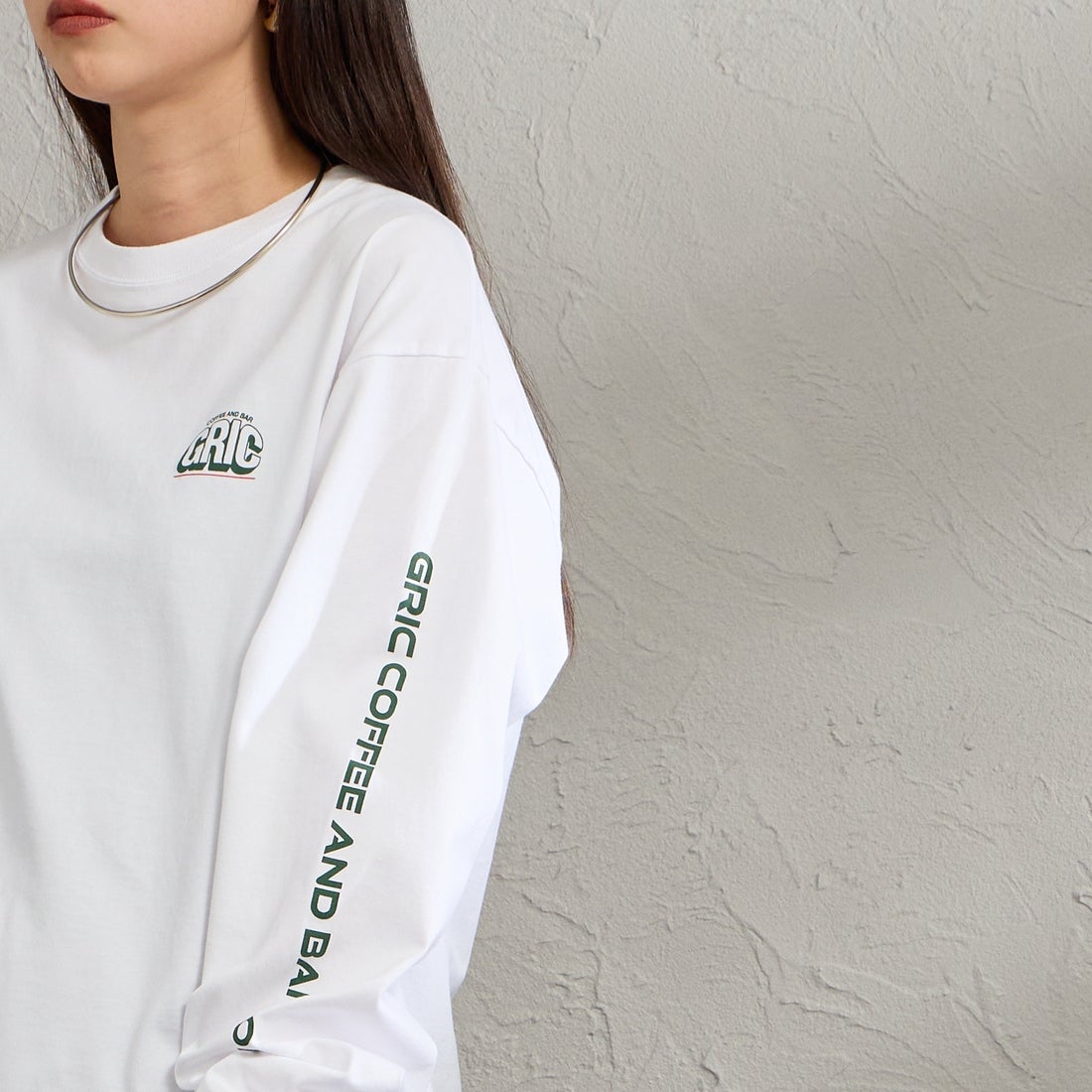 THE SHINZONE [ザ シンゾーン] GRIC ロングスリーブTシャツ [26SMSCU11] 01 WHITE &&モデル身長：150cm 着用サイズ：F0&&