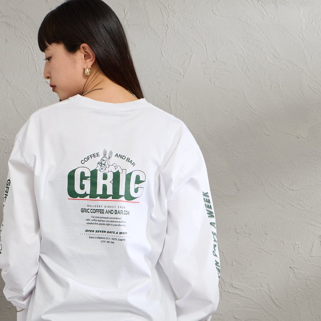THE SHINZONE [ザ シンゾーン] GRIC ロングスリーブTシャツ [26SMSCU11] 01 WHITE &&モデル身長：150cm 着用サイズ：F0&&