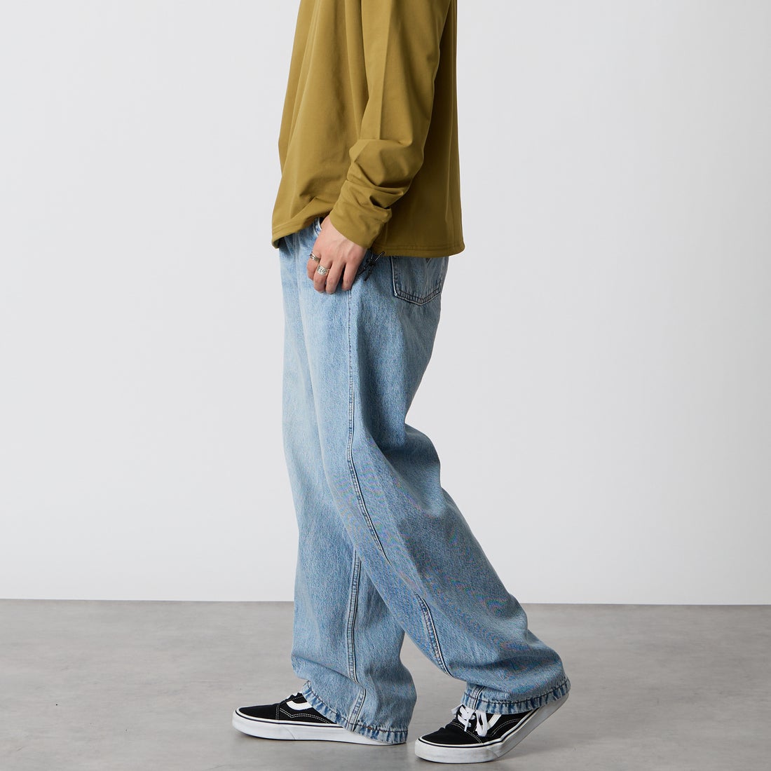 LEVIS [リーバイス] バギーバレルデニムパンツ [0057O-00] 09 RUNNING &&モデル身長：177cm 着用サイズ：32&&