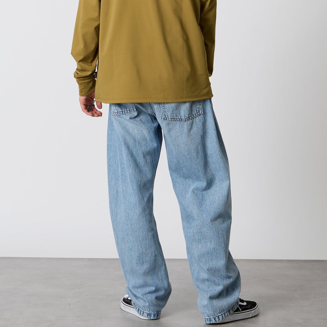 LEVIS [リーバイス] バギーバレルデニムパンツ [0057O-00] 09 RUNNING &&モデル身長：177cm 着用サイズ：32&&