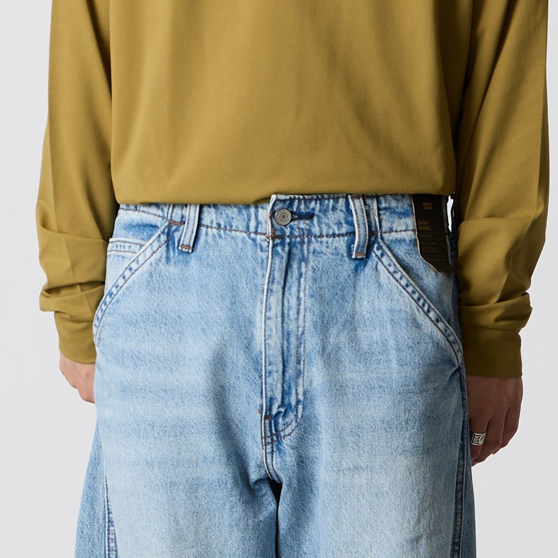 LEVIS [リーバイス] バギーバレルデニムパンツ [0057O-00] 09 RUNNING &&モデル身長：177cm 着用サイズ：32&&