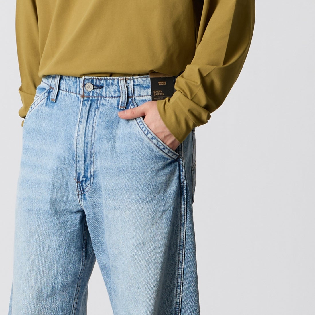 LEVIS [リーバイス] バギーバレルデニムパンツ [0057O-00] 09 RUNNING &&モデル身長：177cm 着用サイズ：32&&