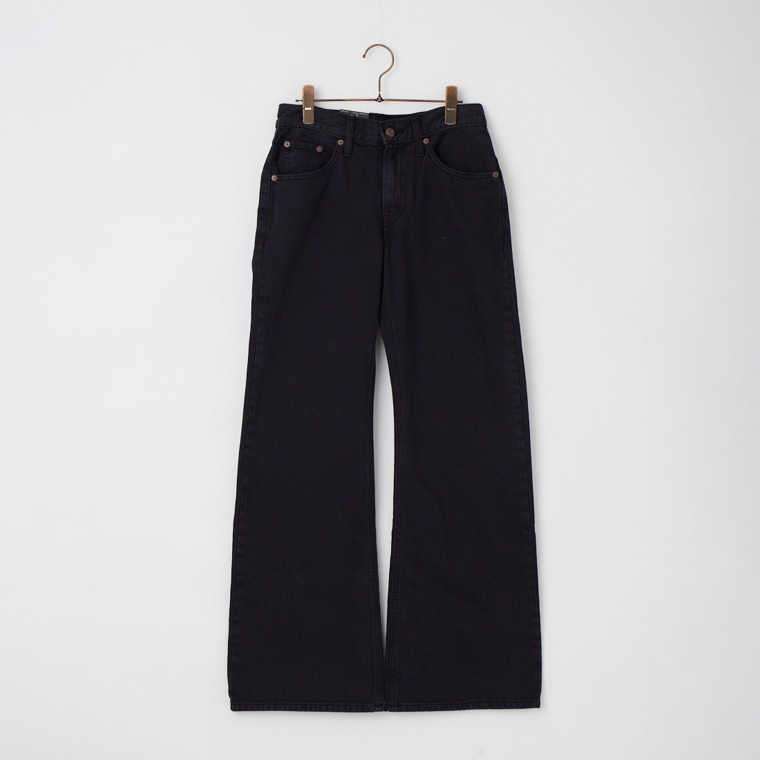 LEVI'S [リーバイス] LOOSE BOOT ジーンズ [005DO-00] 00 EASY DA &&モデル身長：158cm 着用サイズ：25&&