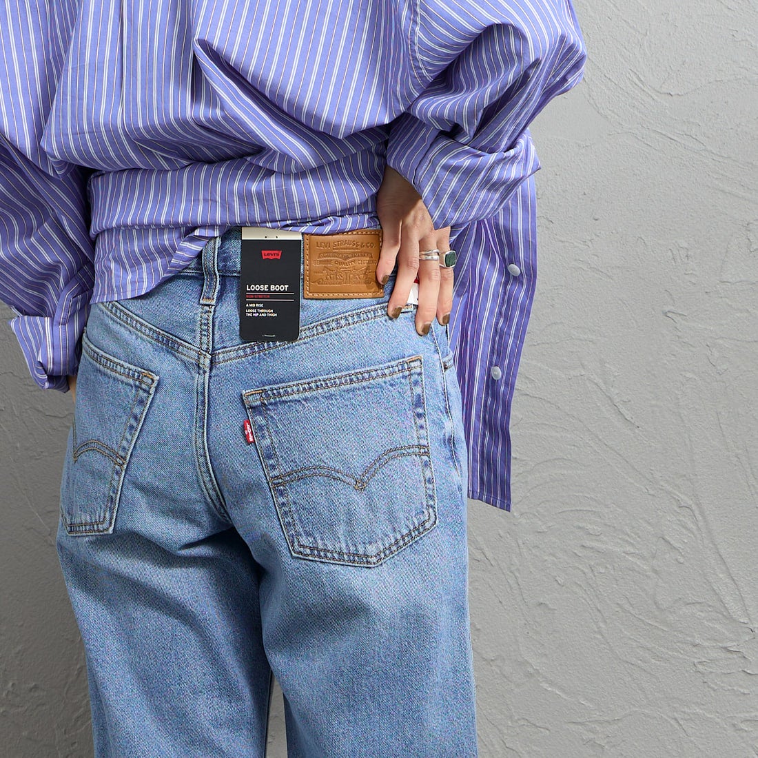 LEVI'S [リーバイス] LOOSE BOOT ジーンズ [005DO-00] 00 EASY DA &&モデル身長：158cm 着用サイズ：25&&