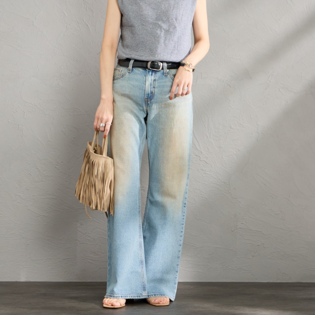LEVI'S [リーバイス] LOOSE BOOT ジーンズ [005DO-00] 07 OFF ROA &&モデル身長：160cm 着用サイズ：25&&