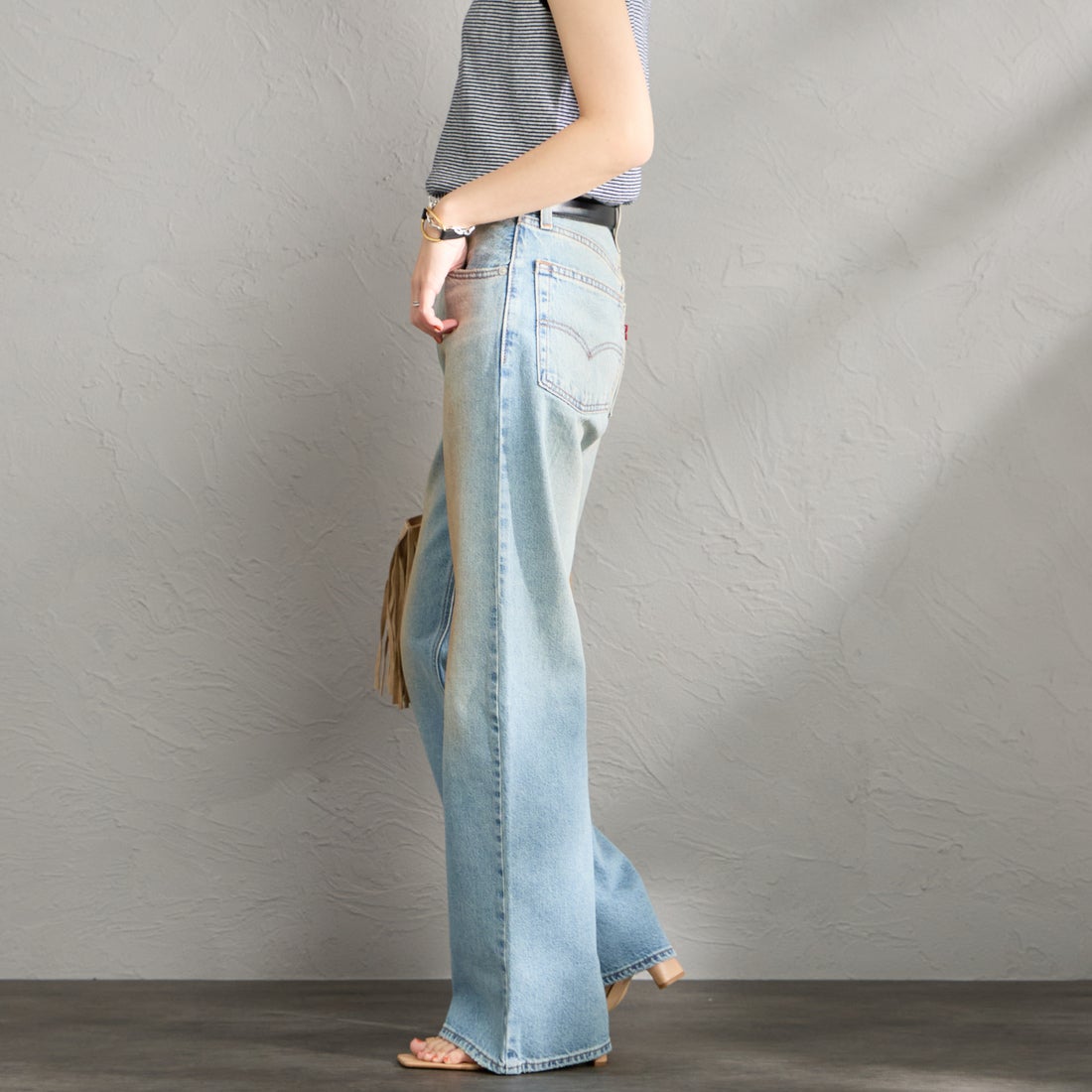 LEVI'S [リーバイス] LOOSE BOOT ジーンズ [005DO-00] 07 OFF ROA &&モデル身長：160cm 着用サイズ：25&&