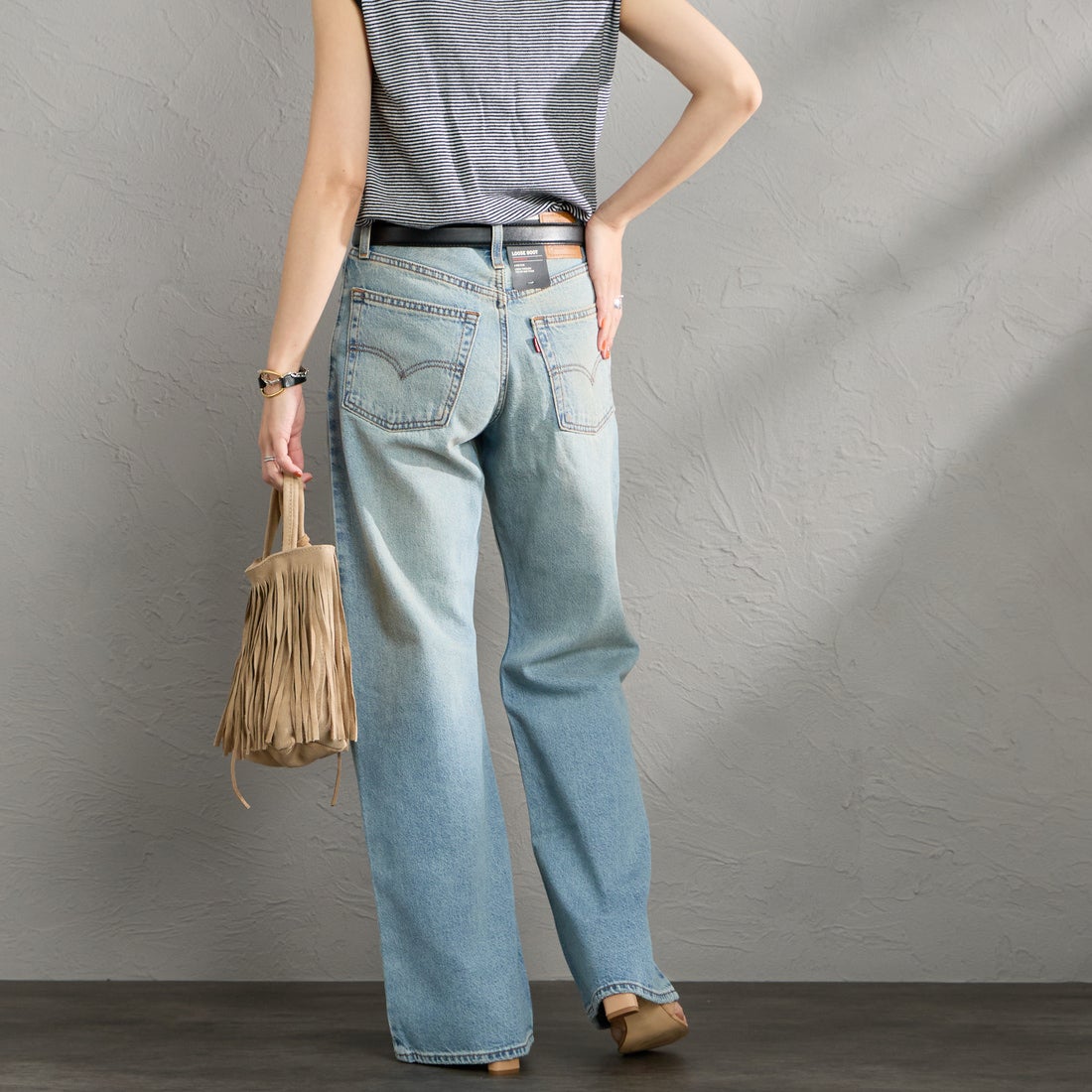 LEVI'S [リーバイス] LOOSE BOOT ジーンズ [005DO-00] 07 OFF ROA &&モデル身長：160cm 着用サイズ：25&&