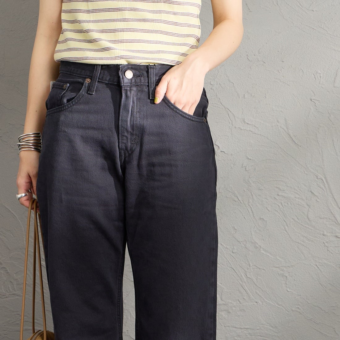 LEVI'S [リーバイス] LOOSE BOOT ジーンズ [005DO-00] 04 CHIPPED &&モデル身長：158cm 着用サイズ：25&&