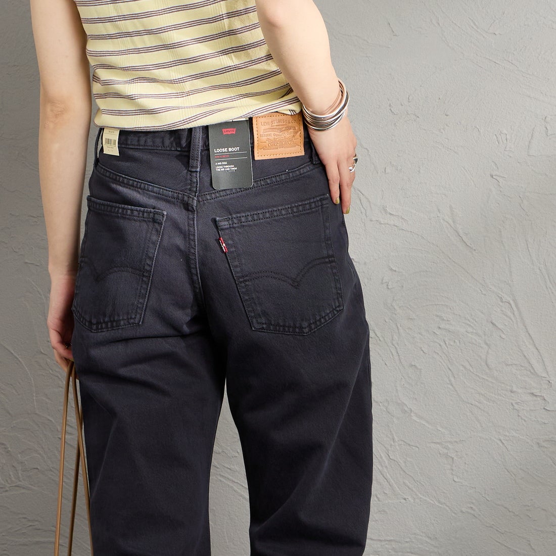 LEVI'S [リーバイス] LOOSE BOOT ジーンズ [005DO-00] 04 CHIPPED &&モデル身長：158cm 着用サイズ：25&&