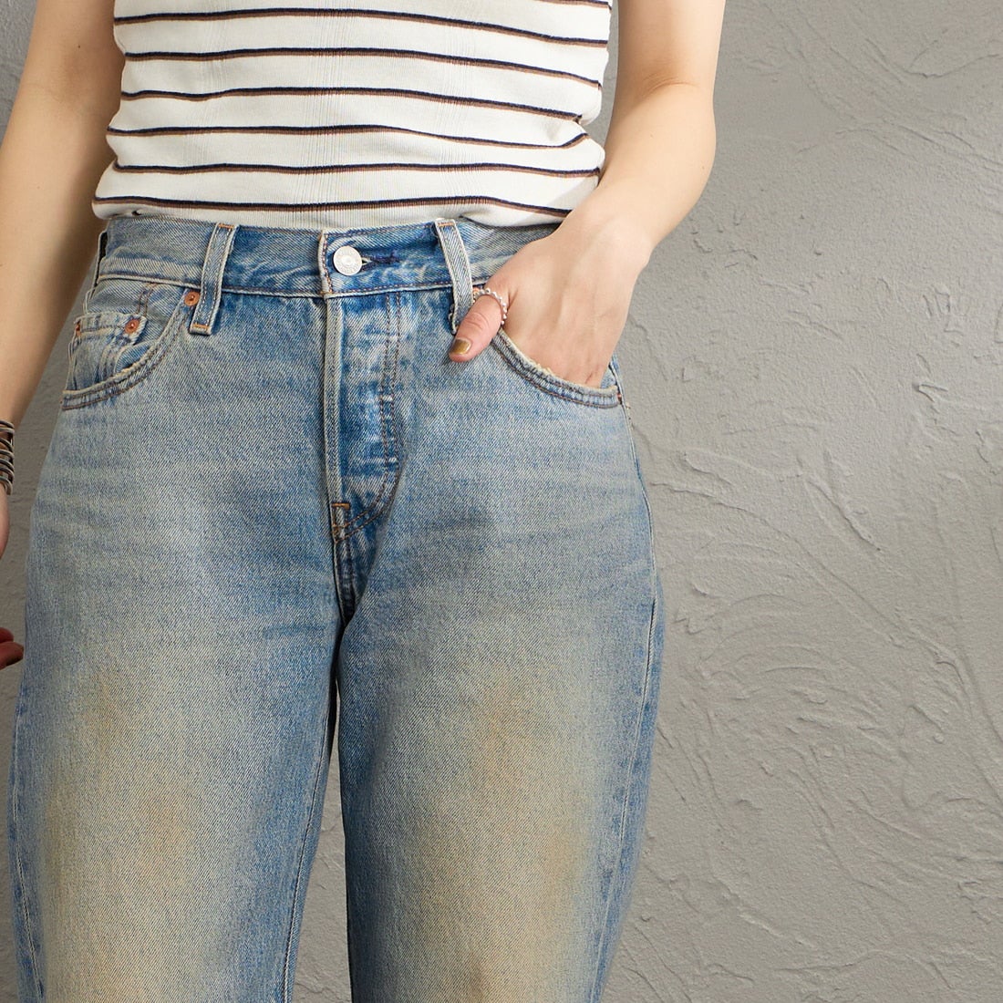 LEVI'S [リLEVI'S [リーバイス] 501 90s ジーンズ [A1959-01] 32 OFF ROAーバイス] 501 90s ジーンズ [A1959-01] 32 OFF ROA &&モデル身長：158cm 着用サイズ：24&&