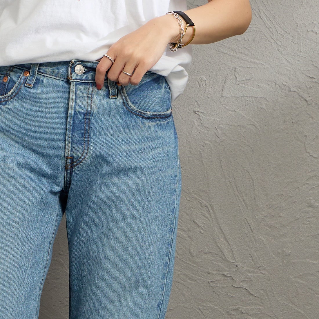 LEVI'S [リLEVI'S [リーバイス] 501 90s ジーンズ [A1959-01] 32 OFF ROAーバイス] 501 90s ジーンズ [A1959-01] 06 IN LOVE &&モデル身長：160cm 着用サイズ：24&&