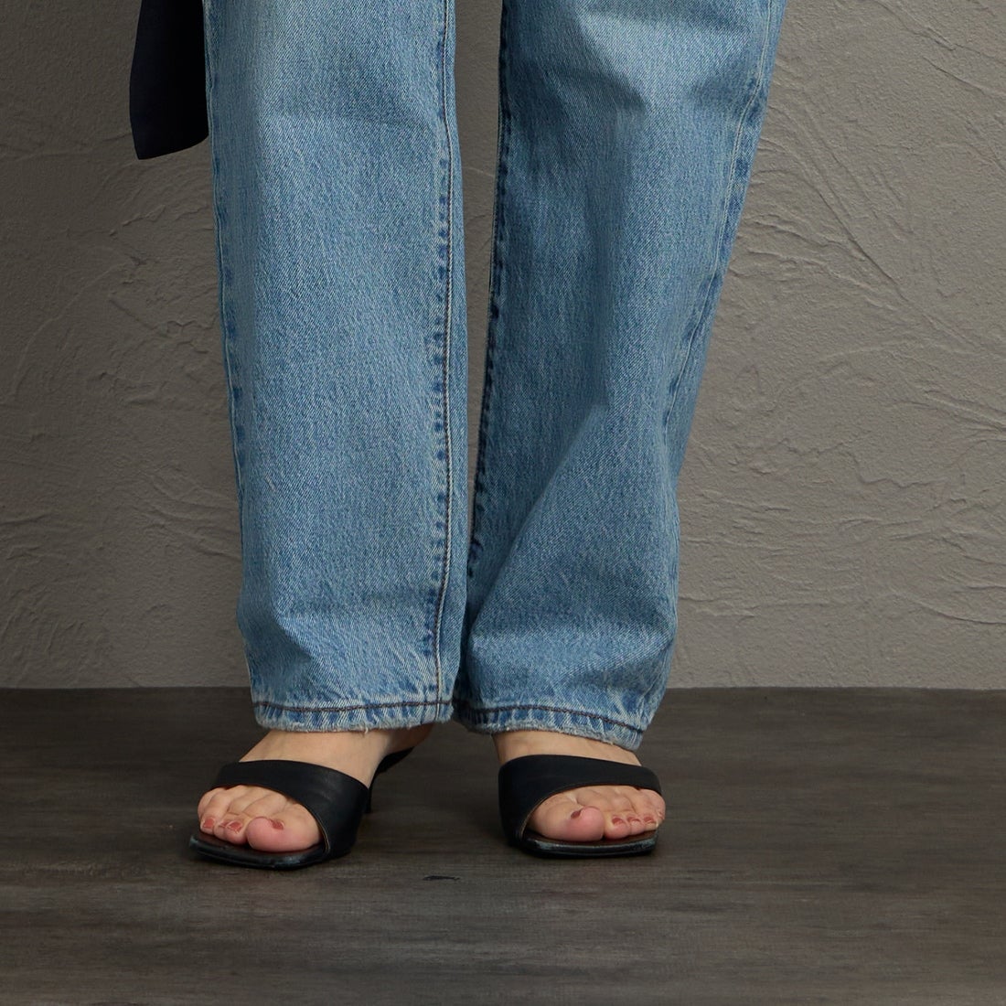 LEVI'S [リLEVI'S [リーバイス] 501 90s ジーンズ [A1959-01] 32 OFF ROAーバイス] 501 90s ジーンズ [A1959-01] 06 IN LOVE &&モデル身長：160cm 着用サイズ：24&&