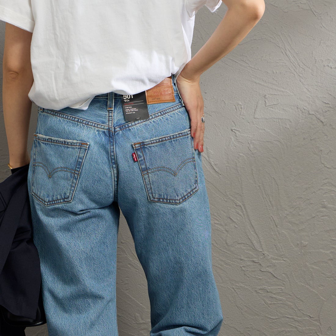 LEVI'S [リLEVI'S [リーバイス] 501 90s ジーンズ [A1959-01] 32 OFF ROAーバイス] 501 90s ジーンズ [A1959-01] 06 IN LOVE &&モデル身長：160cm 着用サイズ：24&&