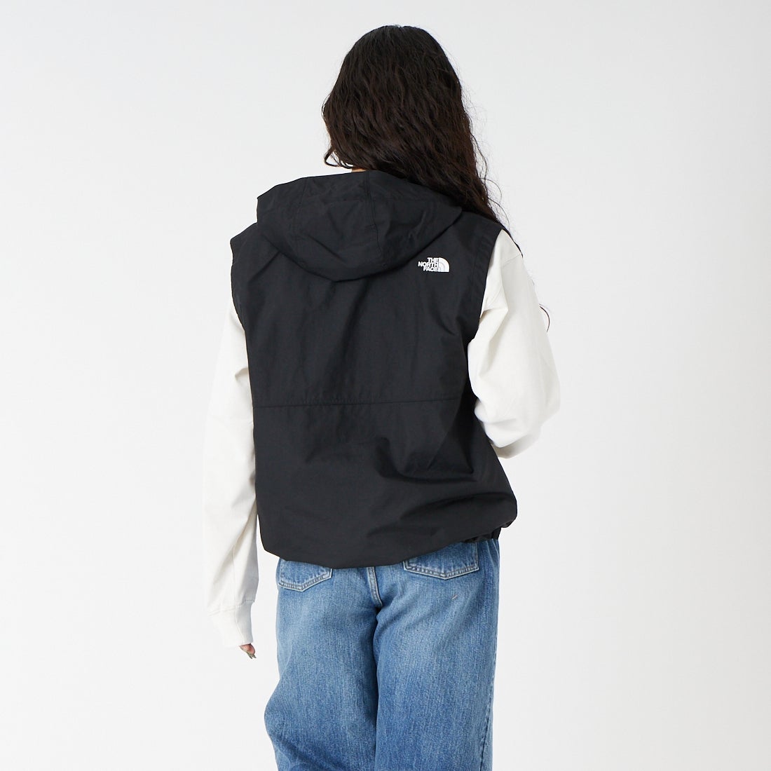 THE NORTH FACE [ザ ノースフェイス] コンパクトフーデッドベスト [NP22635] K &&モデル身長：162cm 着用サイズ：S&&