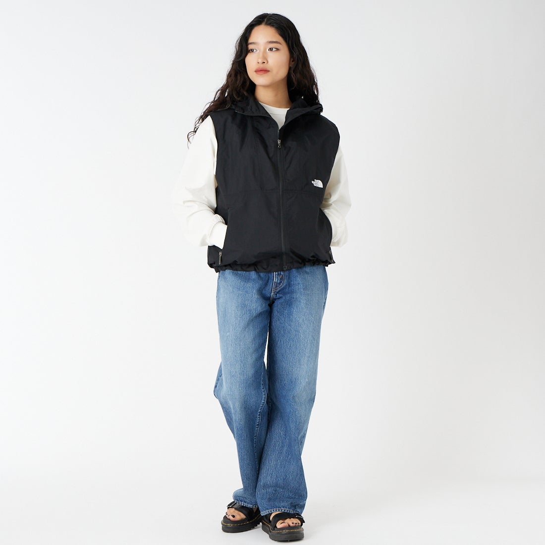 THE NORTH FACE [ザ ノースフェイス] コンパクトフーデッドベスト [NP22635] K &&モデル身長：162cm 着用サイズ：S&&