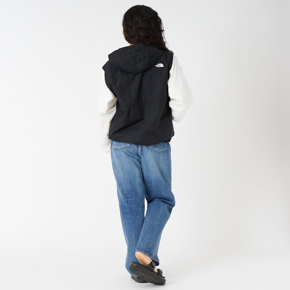 THE NORTH FACE [ザ ノースフェイス] コンパクトフーデッドベスト [NP22635] K &&モデル身長：162cm 着用サイズ：S&&