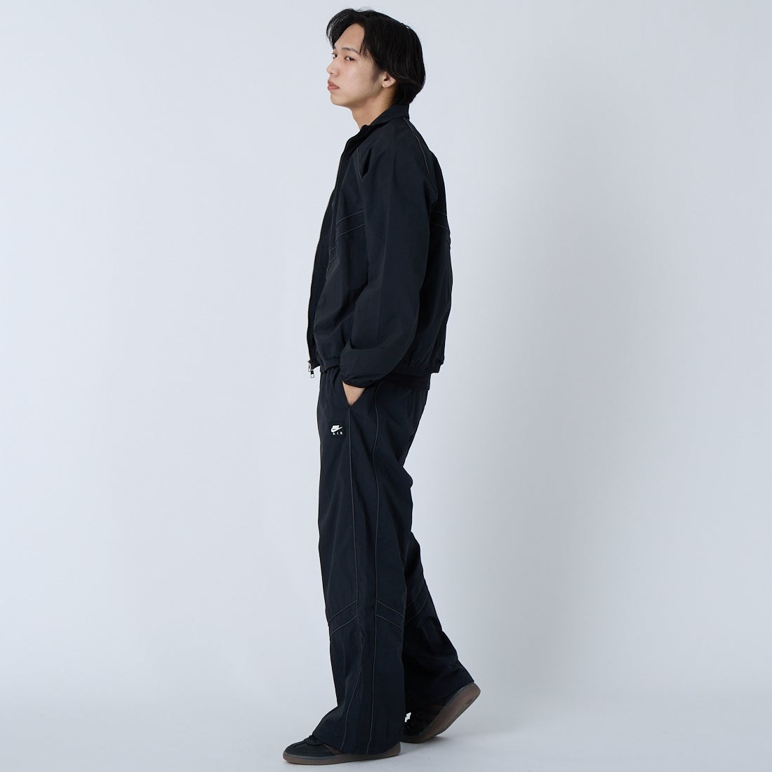 NIKE [ナイキ] ウィンドランナー トラックジャケット [IF1289] 010 BLACK &&モデル身長：179cm 着用サイズ：L&&