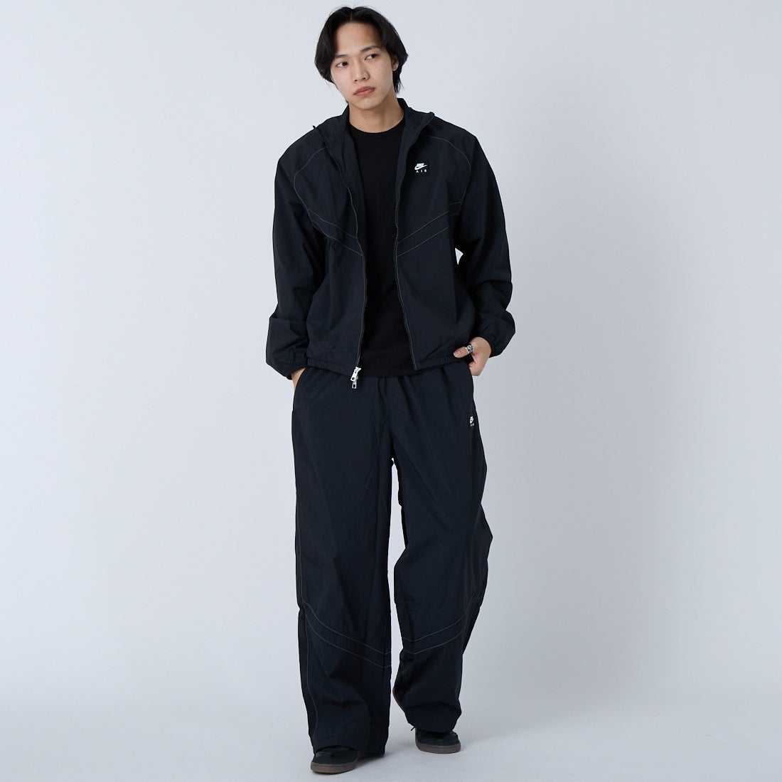 NIKE [ナイキ] ウィンドランナー トラックジャケット [IF1289] 010 BLACK &&モデル身長：179cm 着用サイズ：L&&