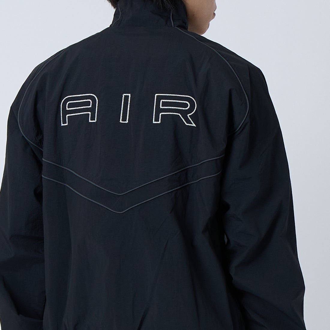 NIKE [ナイキ] ウィンドランナー トラックジャケット [IF1289] 010 BLACK &&モデル身長：179cm 着用サイズ：L&&