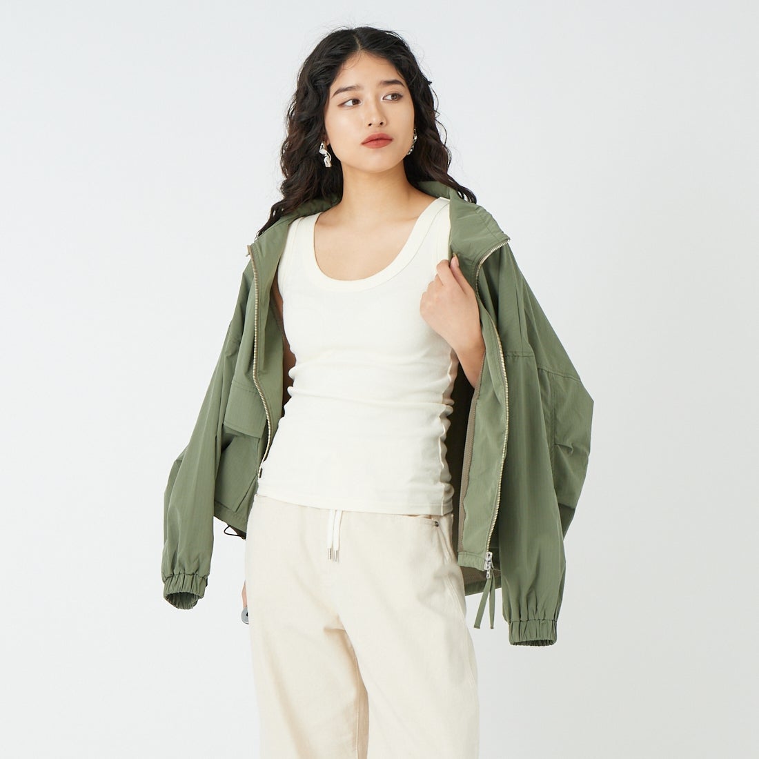 OFF WHITE&&モデル身長：162cm 着用サイズ：F&&