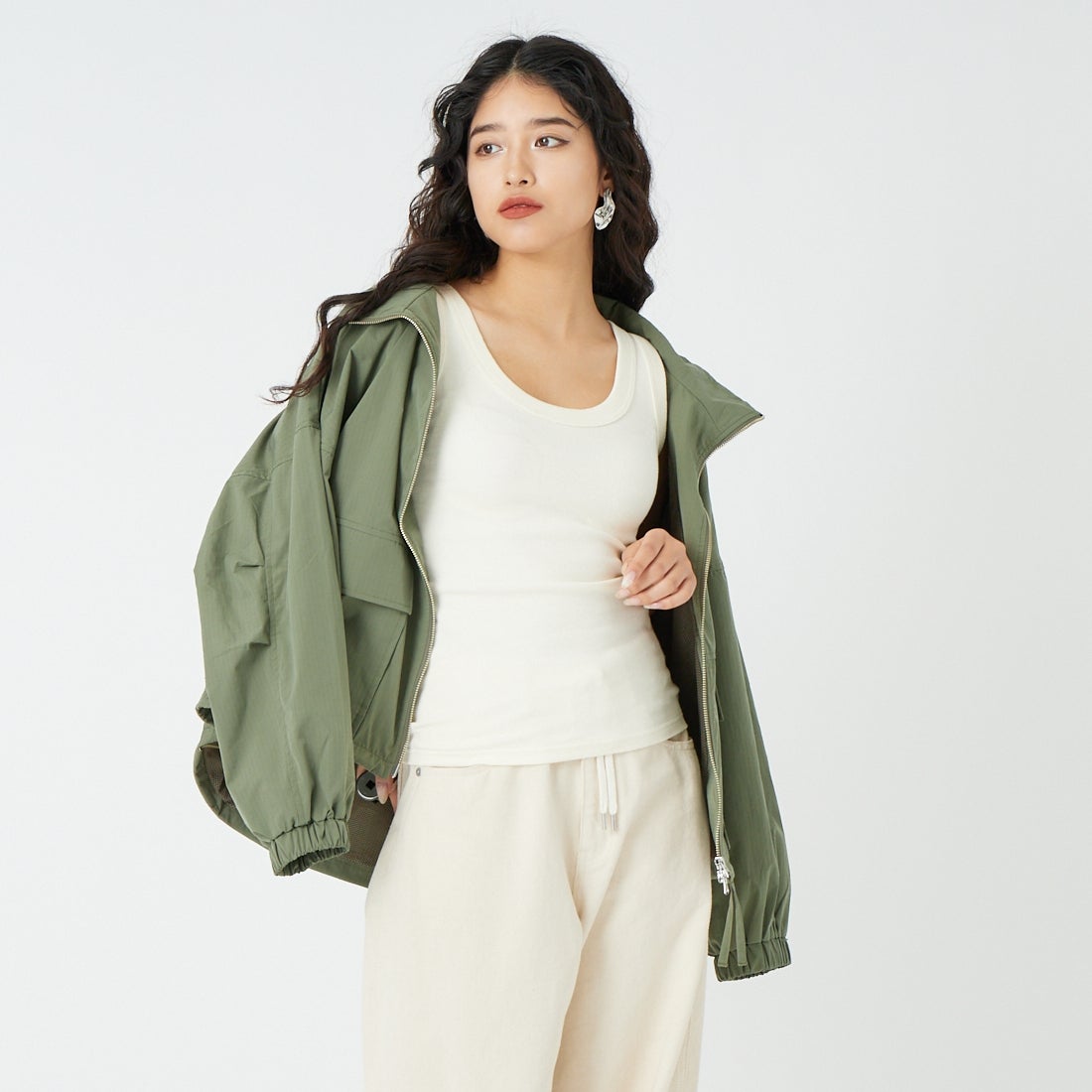 MICA&DEAL [マイカアンドディール] リネンテレコタンクトップ [0126109023] OFF WHITE &&モデル身長：162cm 着用サイズ：F&&