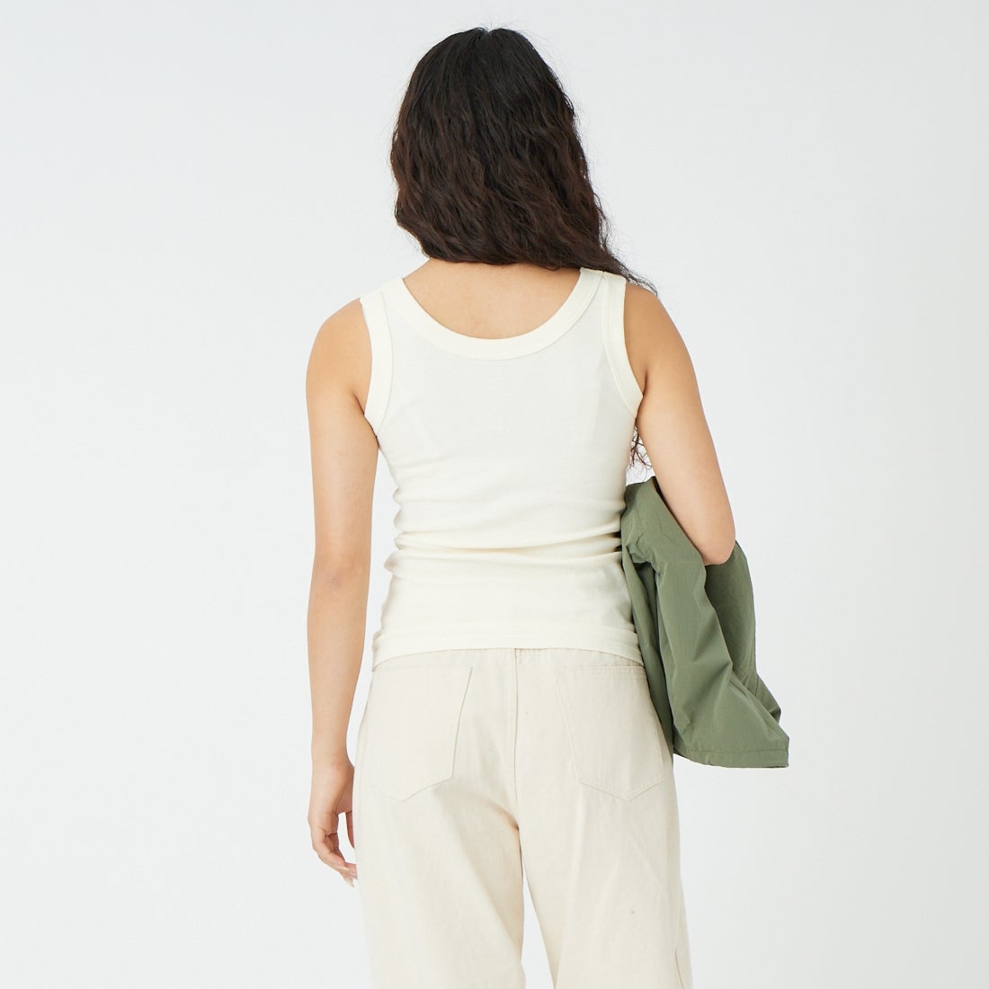 MICA&DEAL [マイカアンドディール] リネンテレコタンクトップ [0126109023] OFF WHITE &&モデル身長：162cm 着用サイズ：F&&